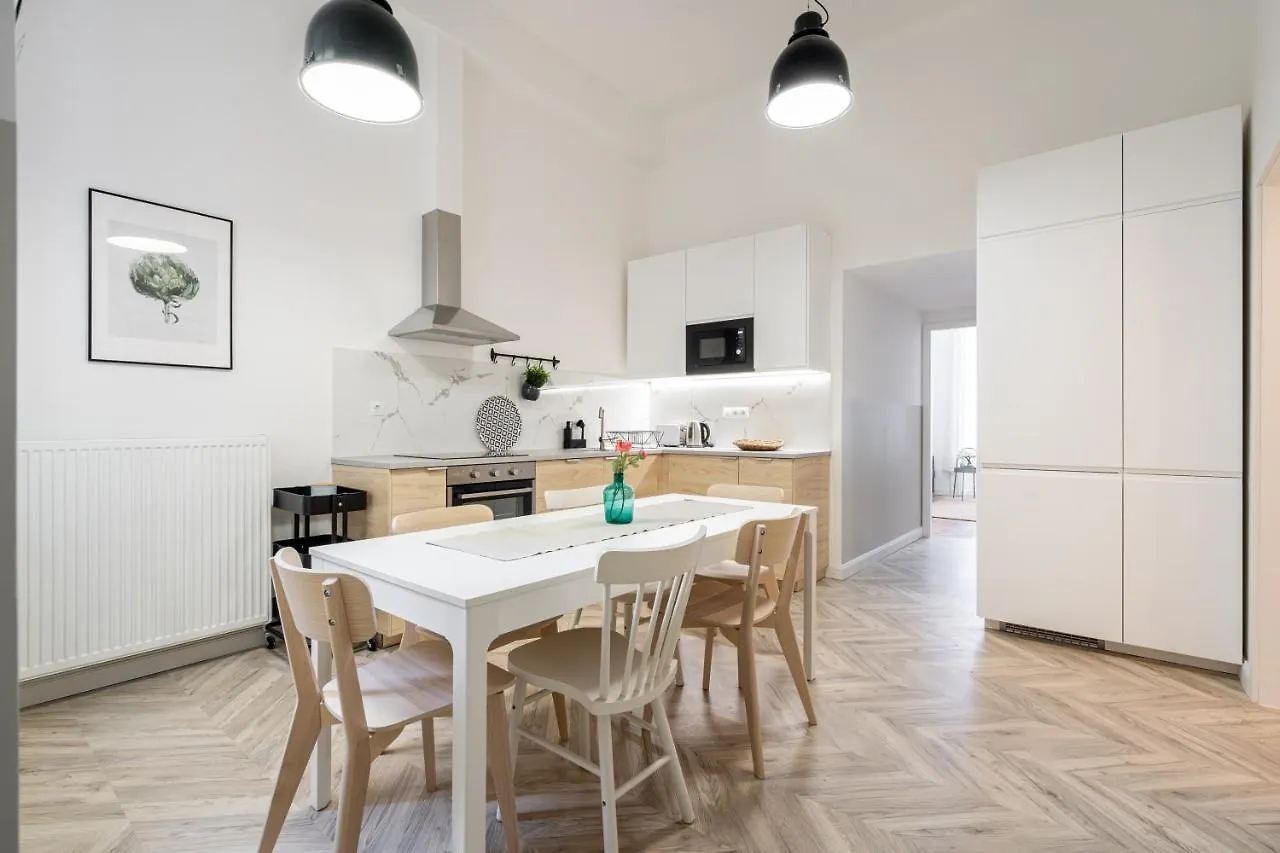 Atmos Glare Apartment Budapest